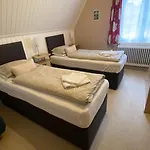 Julia 3* פלד אם סי