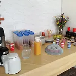 Julia בית הארחה